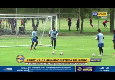 Pérez va cambiando sistema de juego. La caída en el último amistoso generó mucha polémica.