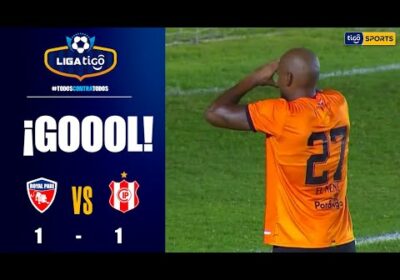 Erik Correa cambia penal por gol y empata el compromiso en Santa Cruz.