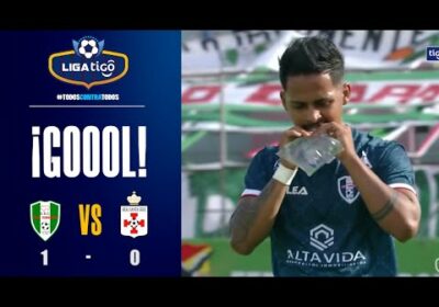¡Gol de Real Tomayapo! Jefferson Santos encara por derecha, saca el disparo y anota el primer gol.