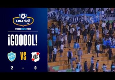 ¡Gol de Aurora! Jair Torrico cambia penal por gol para aumentar la ventaja de Aurora.