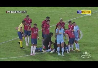 ¡Gabriel Poveda salió lesionado!