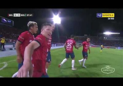 ¡Gol de Wilstermann! Miguel Bianconi pone el pie derecho para anotar el tercer gol del ‘Aviador’.