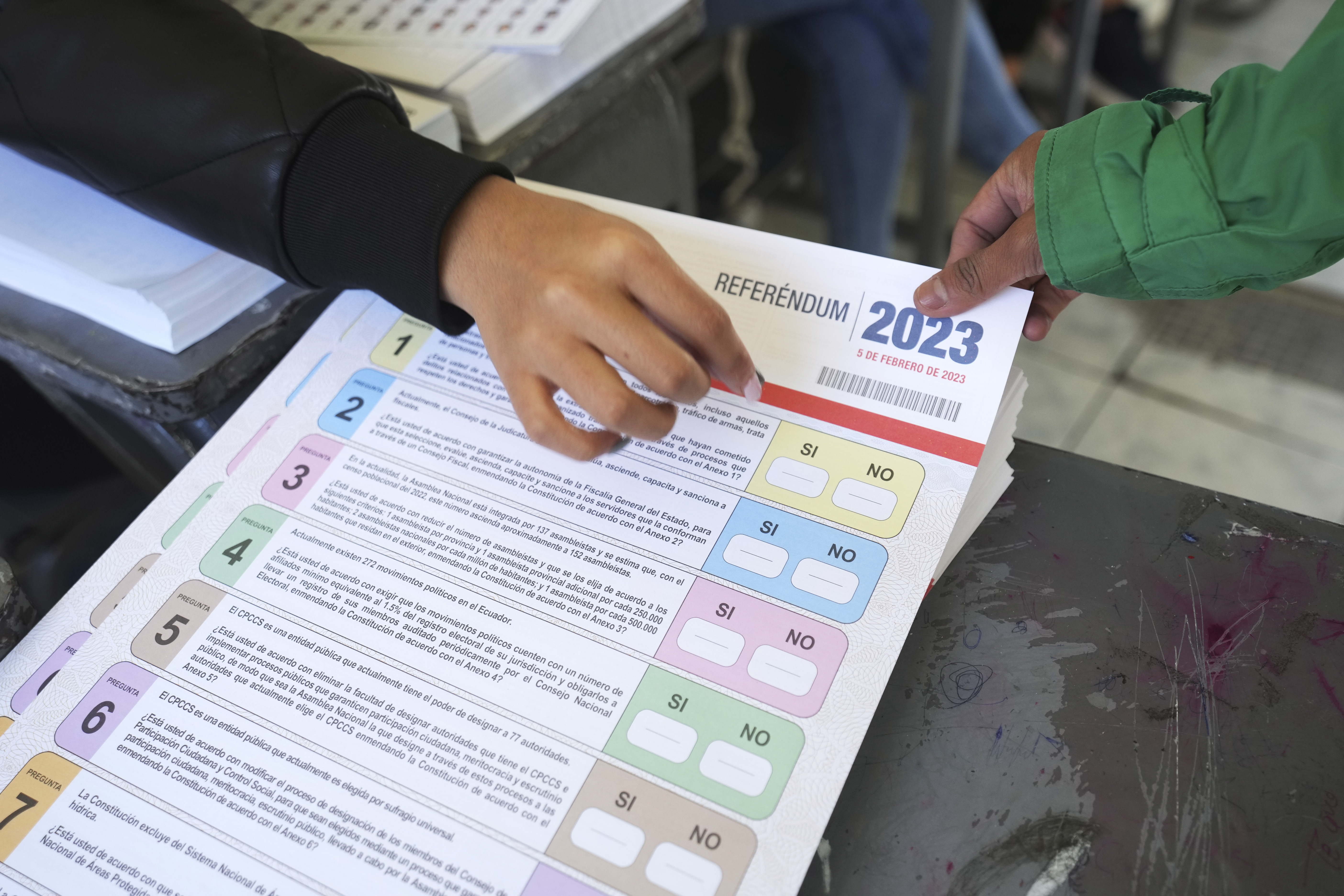 Las autoridades informaron que se dispuso el contingente logístico necesario para que la Junta Electoral de Guayas reinicie el recuento de unas actas de votaciones que mantenían algunas inconsistencias. (AP)