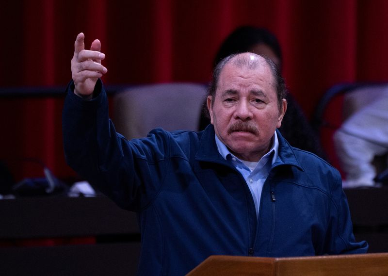 Foto de archivo. Daniel Ortega pronuncia un discurso durante una sesión extraordinaria de la Asamblea Nacional del Poder Popular de Cuba en conmemoración del 18 aniversario de la creación del ALBA-TCP en el Palacio de Convenciones de La Habana, Cuba, 14 de diciembre, 2022. Yamil Lage/Pool vía REUTERS