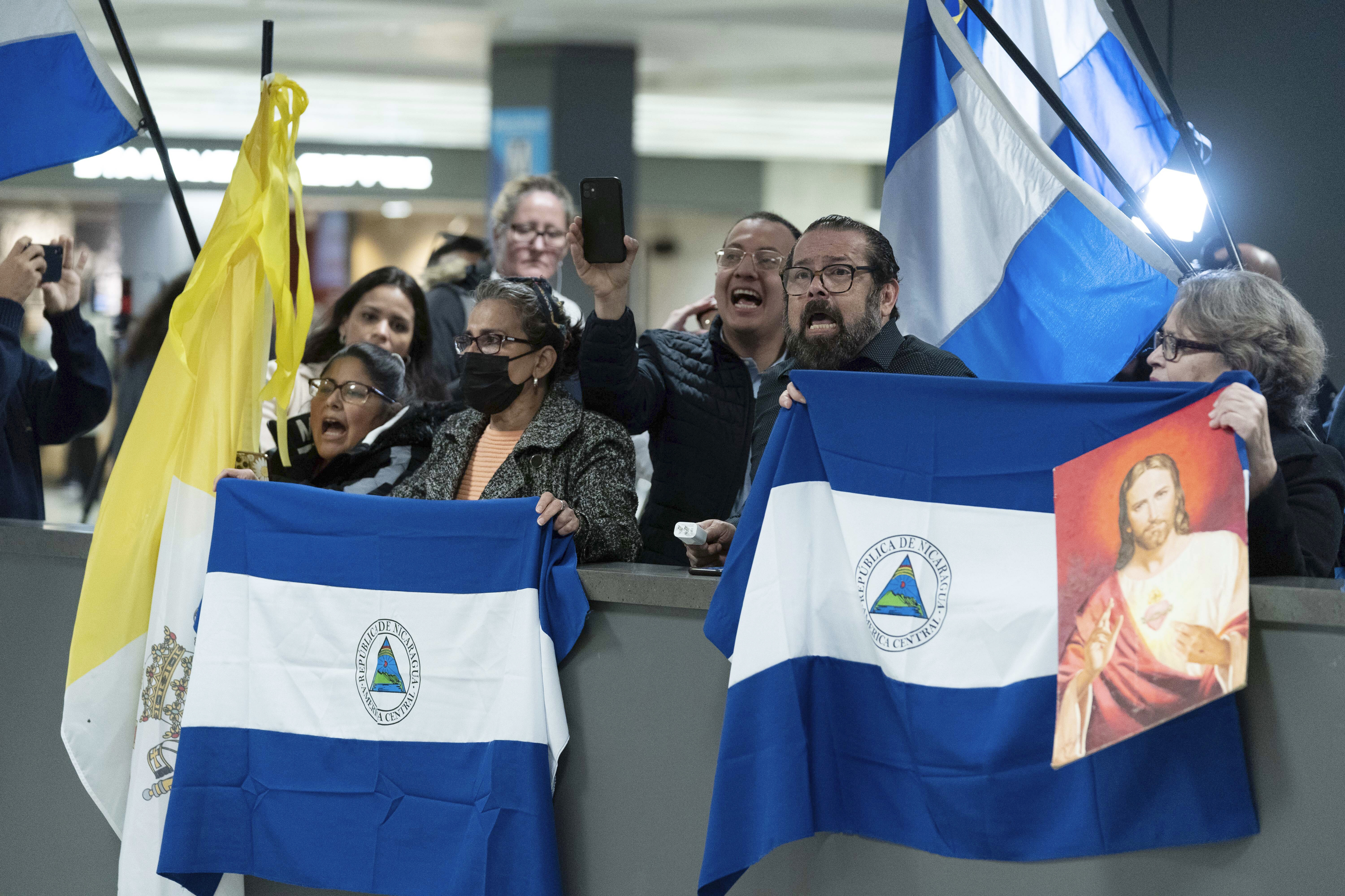 Para el Colectivo de Derechos Humanos Nicaragua Nunca Más  “las resoluciones disfrazadas de legalidad del Tribunal de Apelaciones de Managua son inconstitucionales y arbitrarias” y forman parte de “la continuidad de la represión, la ejecución de atrocidades jurídicas a través de penas y castigos contra quienes piensan diferente y han alzado su voz exigiendo justicia, verdad y no repetición”. (AP)