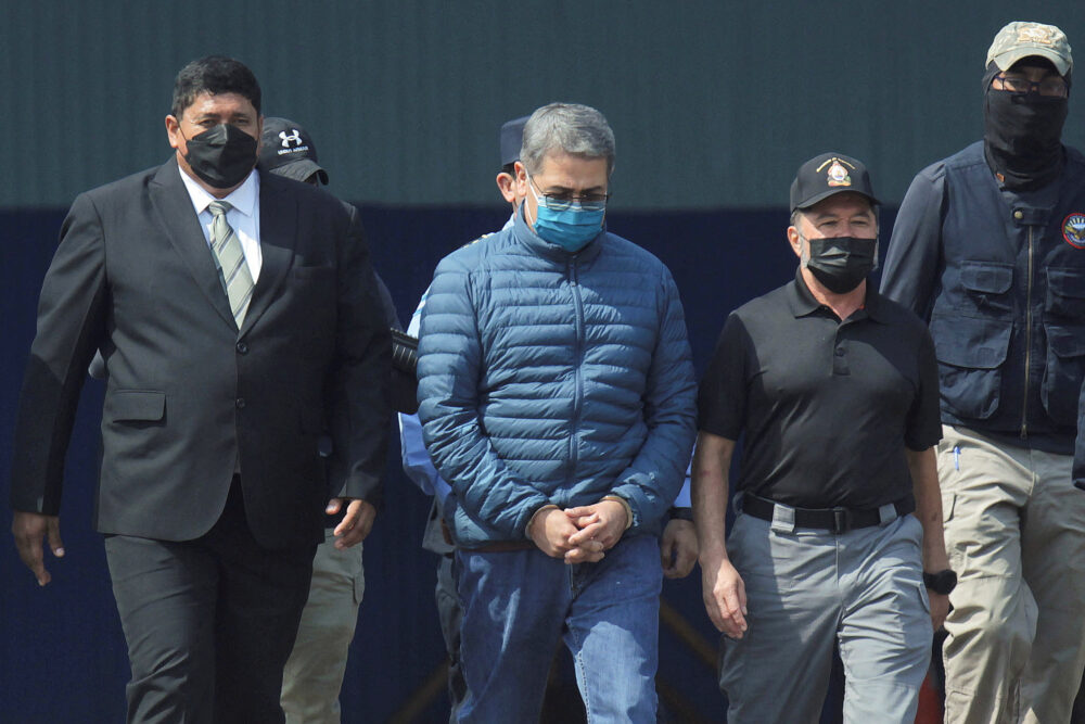 Juan Orlando Hernández, el expresidente de Honduras, fue extraditado a Estados Unidos en abril de 2022 a Estados Unidos por narcotráfico. El exmandatario aún tiene influencia en la Corte Suprema de Justicia de su país. REUTERS/Fredy Rodriguez/File Photo