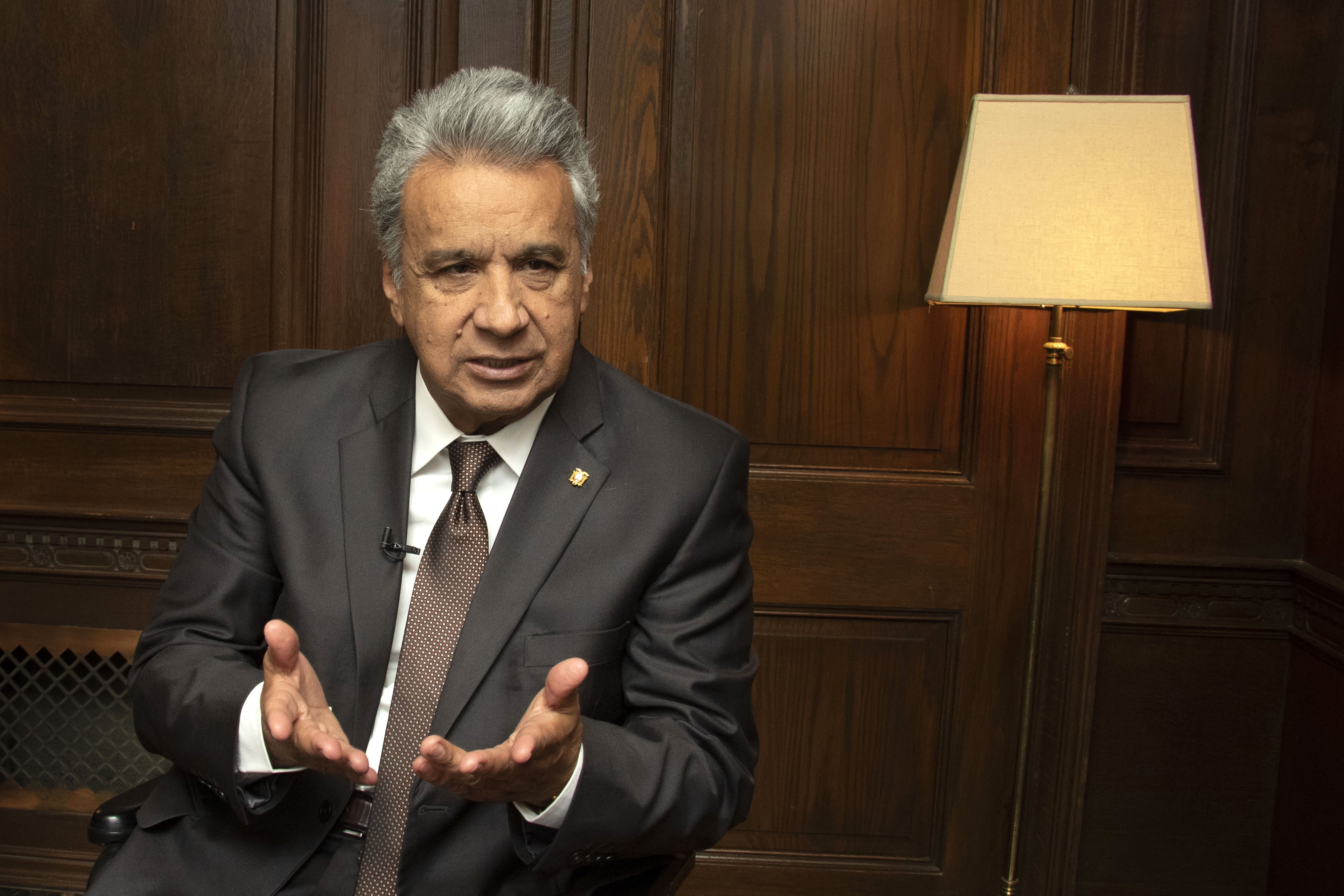 El expresidente de Ecuador, Lenín Moreno, convocó en 2018 a un plebiscito se convirtió en un duro golpe en contra de Rafael Correa y marcó el divorcio político entre ambos. (EFE/Miguel Rajmil/Archivo)
