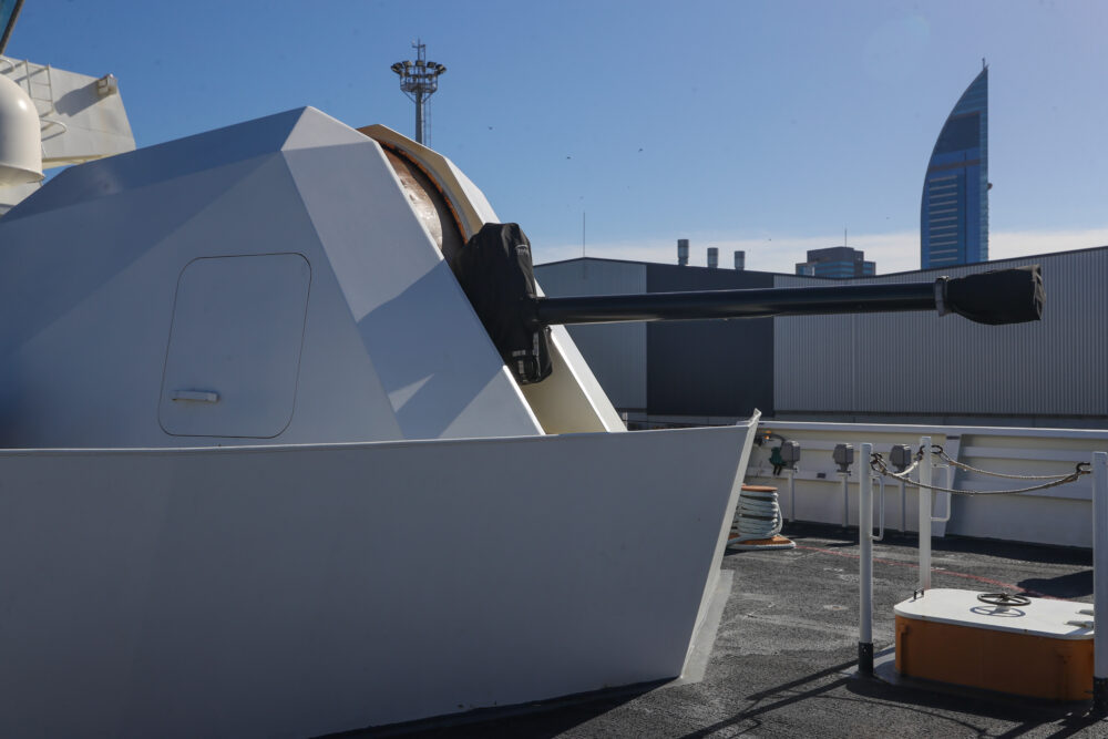 Fotografía del buque Cutter Stone de la Guardia Costera de Estados Unidos, hoy, en el Puerto de Montevideo (Uruguay). EFE/ Alejandro Prieto
