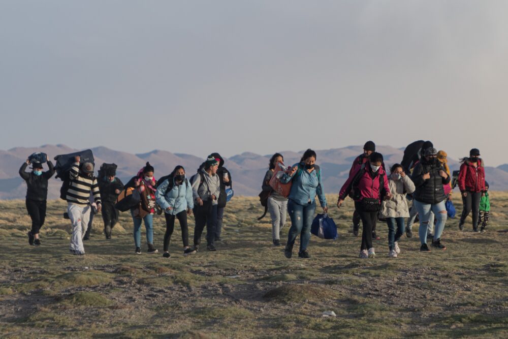 Chile movilizará a sus fuerzas armadas a las fronteras con Perú y Bolivia para hacer frente a la llegada masiva de inmigrantes no habilitados (EFE)