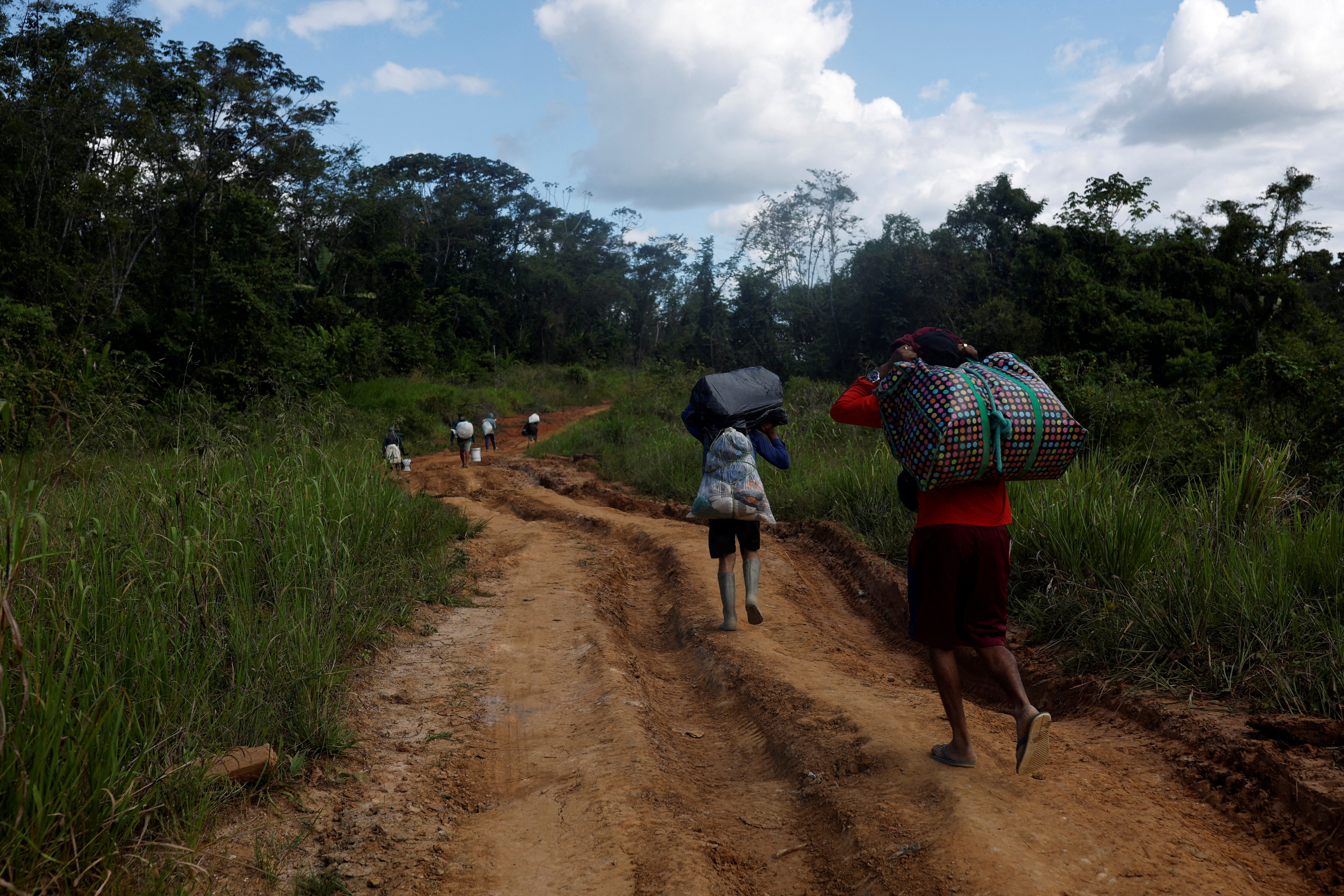 La CIDH pidió a Brasil revertir la crisis humanitaria de los Yanomami en la Amazonía causada por mineros ilegales. (REUTERS)