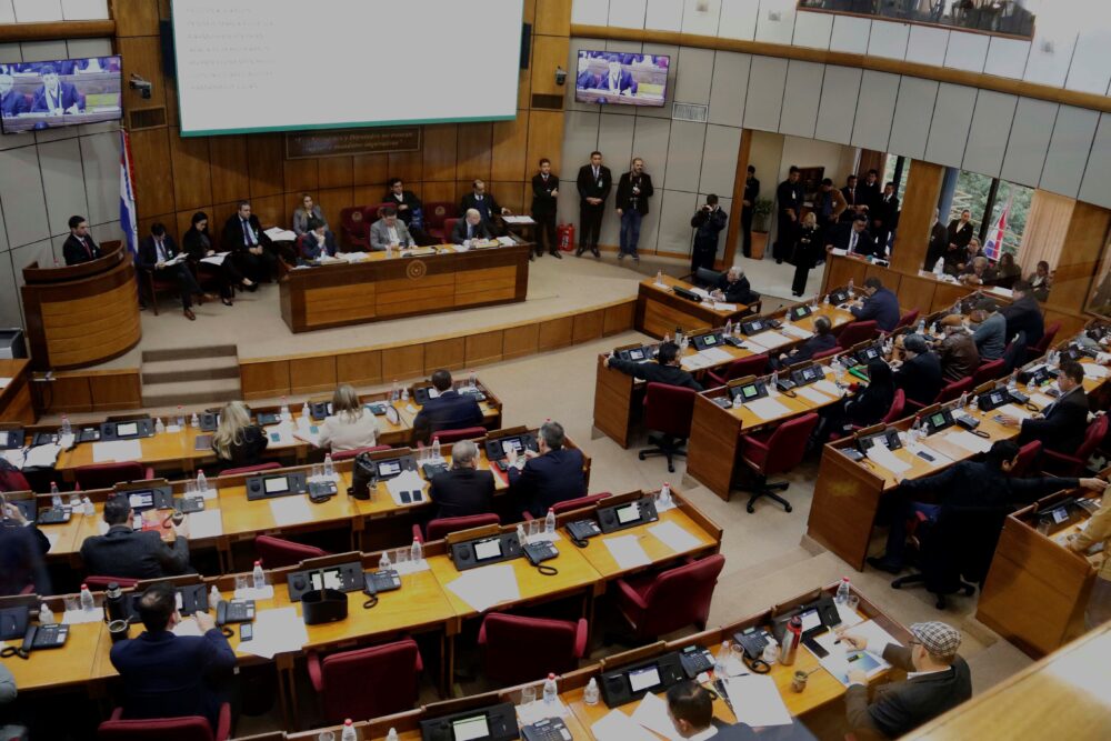 Fotografía de archivo de la vista de una sesión del Congreso Nacional en Asunción (Paraguay). EFE/ Andrés Cristaldo