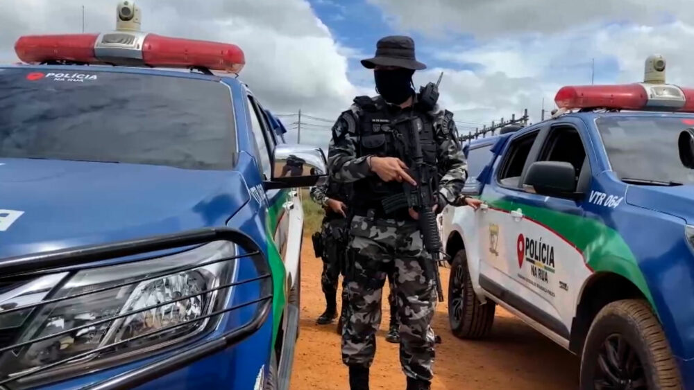 La cantidad de mineros ilegales que ha llegado en los últimos años a las áreas de protección ha dejado violencia y daños irreparables en la selva y en sus comunidades (EFE)