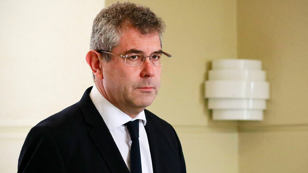 De acuerdo al legislador chileno, la medida del toque de queda
