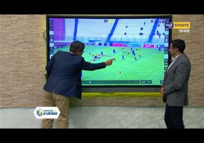 La jugada del día. Taco de Sotomayor en la asistencia del primer gol.