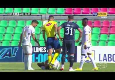 ¡Ezequiel Michelli expulsado en Aurora! Durísima entrada de la visita que terminó viendo la roja