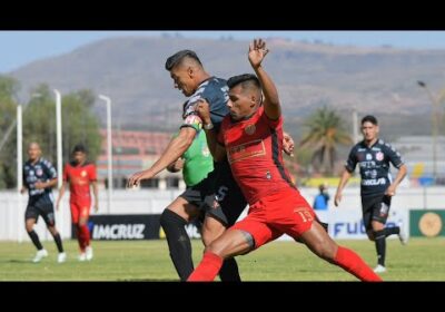 🏆¡Final del primer tiempo! FC Universitario e Independiente igualan con el marcador en blanco.