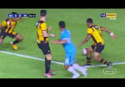 5′ ¡Tremenda atajada de Viscarra! Potente disparo de Rafinha que encontró la respuesta del arquero