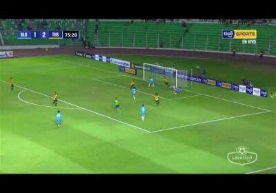 76′ ¡Increíble! Michael Ortega falló lo que pudo ser el tercer gol atigrado, impactó en el travesaño