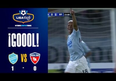 23′ ¡Gol de Aurora! Jair Reinoso logra cabecear con libertad y anota el primer gol del partido.