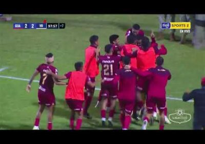¡Gol de Guabirá! Paulo Carvalho ganó por arriba, conectó de cabeza y terminó igualando el marcador.
