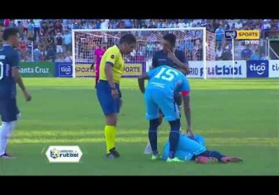 Le perdonaron la doble amarilla a Zaracho despues de una patada al pecho a Sinisterra.