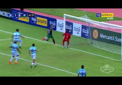 47′ ¡Estuvo cerca Oriente Petrolero! Conecta Villagra, el balón se desvía y choca en el travesaño