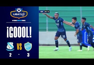 80′ ¡Gol de Aurora! Jair Reinoso anotó el tercer gol cochabambino luego de conectar de cabeza.