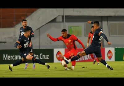 🏆¡Final del primer tiempo! Royal Pari está venciendo a FC Universitario con gol de Juan Capurro.
