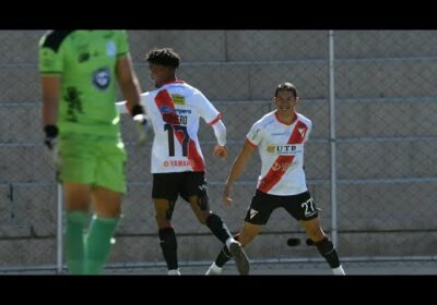 ¡Final del primer tiempo! Always Ready está venciendo a Vaca Díez con goles de Martínes y Jean.