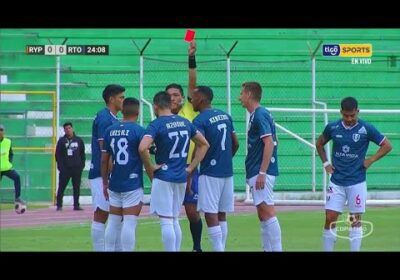 24′ ¡Real Tomayapo con uno menos! Pedro Azogue fue expulsado tras que se revisará una infracción