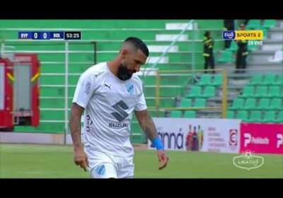 🏆53′ ¡Falló Ronnie Fernández! El chileno no pudo anotar desde el punto penal.