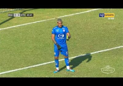 🏆42′ ¡Gran reacción! Doble atajada de Gustavo Claros para evitar el gol de The Strongest.