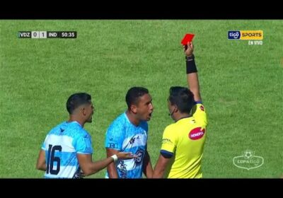 🏆45+3’ ¡Expulsado Pedro Taborga! Vaca Díez quedó con un jugador menos.
