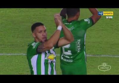 🏆 ¡Increíble recibimiento! El hincha de Oriente Petrolero se encargó de recibir de gran manera.