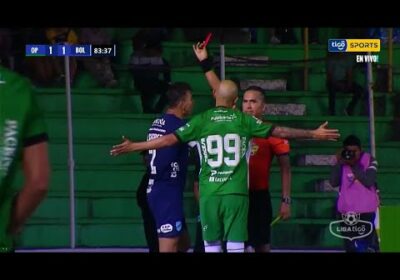 🏆 83′ ¡Jesús Sagredo expulsado en Bolívar! El jugador de la ‘Academia’ sumó su segunda amarilla.