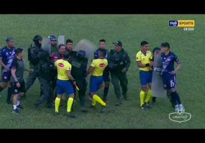 ¡Enojo al acabar el partido! Desde Nacional Potosí expresaron toda su molestia contra el arbitraje