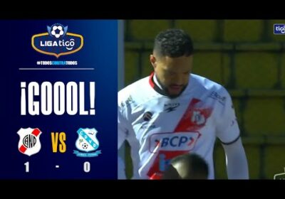¡Gol de Nacional Potosí! Prost aprovecha un rebote y de cabeza anota el primer gol del partido.