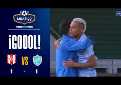 ¡Gol de Aurora! Centro preciso de Serginho y cabezazo de Jair Reinoso para igualar el marcador.