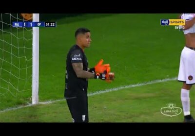 🏆51′ ¡Tremendo Mauricio Adorno! Notable respuesta del arquero de Palmaflor para evitar el gol.