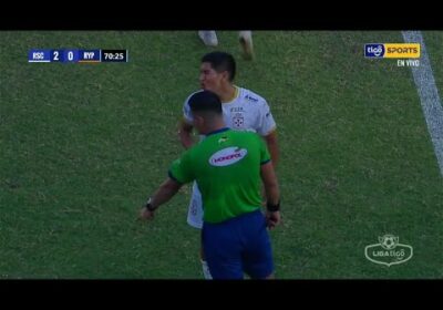 🏆¡El gol no sube al marcador! Achelus anotaba el segundo gol de Real Santa Cruz pero quedó anulado.
