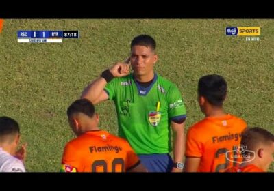 🏆85′ ¡Gol anulado para Royal Pari! Joel Amoroso anotaba el gol del empate, pero no fue convalidado.
