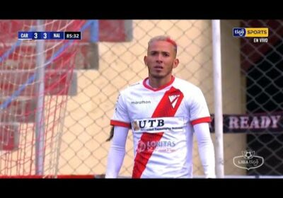 ¡Lo que falló Reyes! Edarlyn tuvo el cuarto gol para Always Ready, pero su disparo salió desviado.