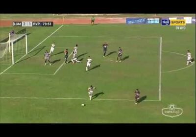 🏆78′ ¡Espectacular reacción! Marco Daniel Vaca estiró la pierna y de manera increíble evitó el gol.