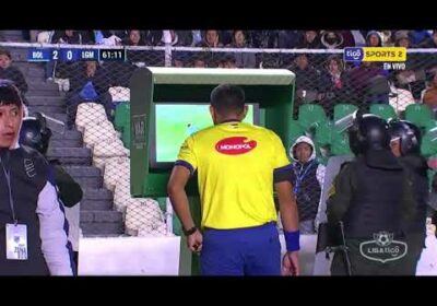 🏆60′ ¡Tarjeta roja en Bolívar! Algarañaz salió expulsado tras un infracción revisada en el VAR.