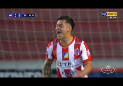 🏆59′ ¡Casi llega el empate para Independiente! Juan Godoy primero al palo y después Víctor Melgar.
