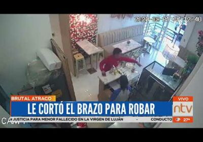 Delincuente atraca con un arma blanca en una pastelería