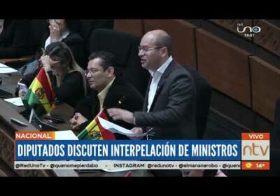 Diputados discuten interpelación de ministros