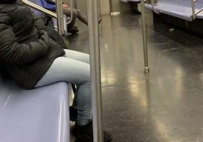 RT @UHN_Plus: 🇺🇸 | Imagina estar tomando una siesta en el Metro de Nueva…