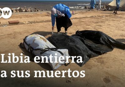 Fosas comunes en Libia para enterrar a más de muertos Miles de personas están…