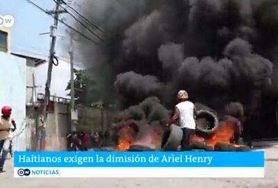 #Protestas en Haití Cientos de personas exigen la dimisión del primer ministro, Ariel Henry.…